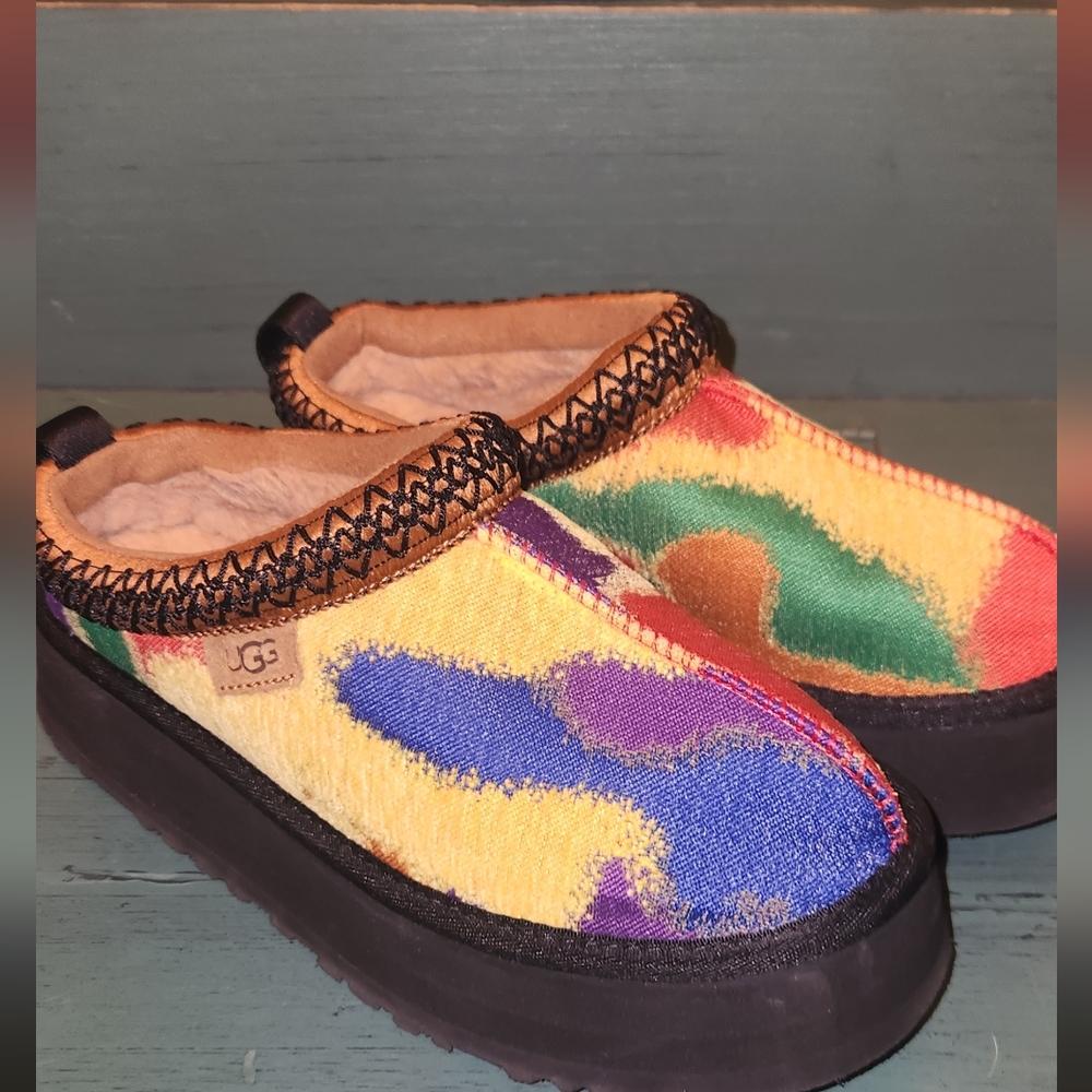 UGG platform slippers